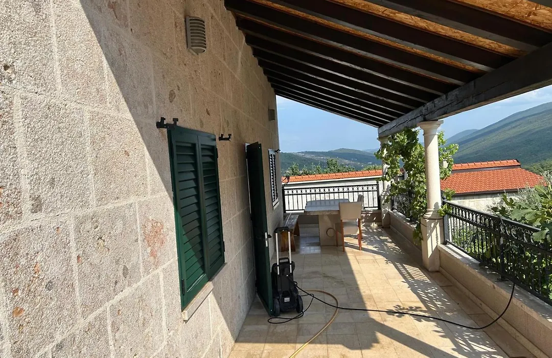 Villa Mala Luce-1